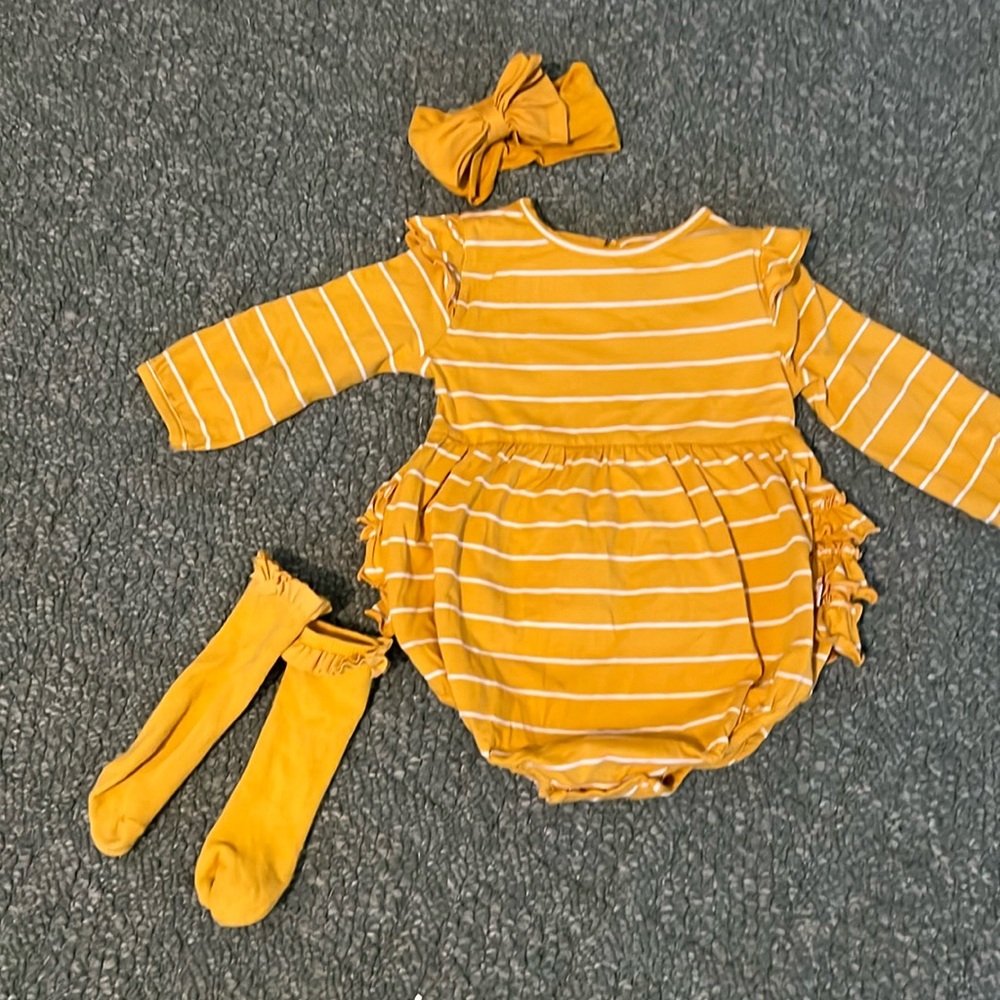 Rufflebutts Mustard long sleeved body suit bundle